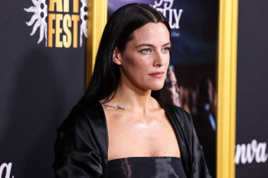 Amerikalı aktris Riley Keough, 23 Ekim 2025 'te Hollywood, Los Angeles, Kaliforniya, ABD' de düzenlenen TCL Çin Tiyatrosu IMAX 'te düzenlenen Netflix' in 'Jay Kelly' sinin galası olan Canva tarafından sunulan 2025 AFI (Amerikan Film Enstitüsü) festivaline geldi..