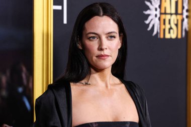 Amerikalı aktris Riley Keough, 23 Ekim 2025 'te Hollywood, Los Angeles, Kaliforniya, ABD' de düzenlenen TCL Çin Tiyatrosu IMAX 'te düzenlenen Netflix' in 'Jay Kelly' sinin galası olan Canva tarafından sunulan 2025 AFI (Amerikan Film Enstitüsü) festivaline geldi..
