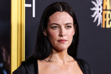Amerikalı aktris Riley Keough, 23 Ekim 2025 'te Hollywood, Los Angeles, Kaliforniya, ABD' de düzenlenen TCL Çin Tiyatrosu IMAX 'te düzenlenen Netflix' in 'Jay Kelly' sinin galası olan Canva tarafından sunulan 2025 AFI (Amerikan Film Enstitüsü) festivaline geldi..