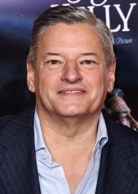 Netflix 'in Amerikalı işletme yöneticisi ve CEO' su Ted Sarandos, 23 Ekim 2025 'te Hollywood, Los Angeles' taki TCL Çin Tiyatrosu IMAX 'te düzenlenen Canva tarafından sunulan 2025 AFI (Amerikan Film Enstitüsü) festivaline geldi.   