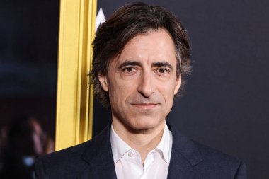 Amerikalı film yapımcısı Noah Baumbach, 23 Ekim 2025 'te Hollywood, Los Angeles, Kaliforniya' daki TCL Çin Tiyatrosu IMAX 'te düzenlenen Canva - Jay Kelly' nin galası tarafından sunulan 2025 AFI (Amerikan Film Enstitüsü) festivaline geldi.   