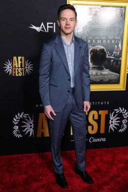 Kanadalı aktör ve yönetmen Mark O 'Brien, Canva tarafından sunulan 2025 AFI (Amerikan Film Enstitüsü) Festivali' ne 24 Ekim 2025 'te Hollywood, Los Angeles' taki TCL Çin Tiyatrosu IMAX 'te düzenlenen Sony Pictures Classics' Nuremberg 'in galasına geldi.