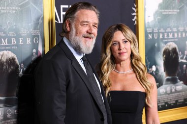 Yeni Zelanda doğumlu Avustralyalı aktör, yapımcı ve müzisyen Russell Crowe ve kız arkadaşı Britney Theriot, Canva tarafından sunulan 2025 AFI (Amerikan Film Enstitüsü) Festivali 'ne geldiler. 