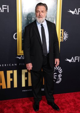 Yeni Zelanda doğumlu Avustralyalı aktör, yapımcı ve müzisyen Russell Crowe, 24 Ekim 2025 'te TCL Çin Tiyatrosu IMAX' te düzenlenen Sony Pictures Classics 'Nuremberg' in galası Canva tarafından sunulan 2025 AFI (Amerikan Film Enstitüsü) festivaline geldi. 