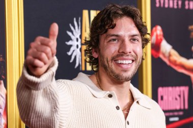 Amerikalı aktör ve fitness modeli Joseph Baena, Canva tarafından sunulan 2025 AFI (Amerikan Film Enstitüsü) Festivali 'ne 25 Ekim 2025' de TCL Çin Tiyatrosu IMAX 'te düzenlenen Black Bear' ın 'Christy' sinin galasına geldi.