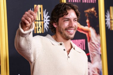 Amerikalı aktör ve fitness modeli Joseph Baena, Canva tarafından sunulan 2025 AFI (Amerikan Film Enstitüsü) Festivali 'ne 25 Ekim 2025' de TCL Çin Tiyatrosu IMAX 'te düzenlenen Black Bear' ın 'Christy' sinin galasına geldi.