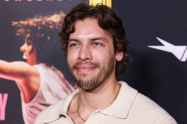 Amerikalı aktör ve fitness modeli Joseph Baena, Canva tarafından sunulan 2025 AFI (Amerikan Film Enstitüsü) Festivali 'ne 25 Ekim 2025' de TCL Çin Tiyatrosu IMAX 'te düzenlenen Black Bear' ın 'Christy' sinin galasına geldi.