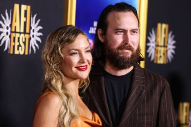 Amerikalı aktris, yapımcı, yönetmen Kate Hudson ve eşi Danny Fujikawa, 26 Ekim 2025 'te TCL Çin Tiyatrosu IMAX' te düzenlenen Canva - Kapanış Gecesi Özellikleri 'nin' Song Sung Blue 'galasına geldiler.