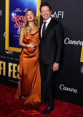 Amerikalı aktris, yapımcı, yönetmen Kate Hudson ve Avustralyalı aktör Hugh Jackman, Canva tarafından sunulan 2025 AFI Festivali 'ne geldiler - 26 Ekim 2025' te TCL Çin Tiyatrosu IMAX 'te düzenlenen Focus Filmlerinin Kapanış Gecesi Gala Galası' nın 'Song Sung Blue' adlı oyununa katıldılar. 