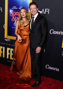 Amerikalı aktris, yapımcı, yönetmen Kate Hudson ve Avustralyalı aktör Hugh Jackman, Canva tarafından sunulan 2025 AFI Festivali 'ne geldiler - 26 Ekim 2025' te TCL Çin Tiyatrosu IMAX 'te düzenlenen Focus Filmlerinin Kapanış Gecesi Gala Galası' nın 'Song Sung Blue' adlı oyununa katıldılar. 