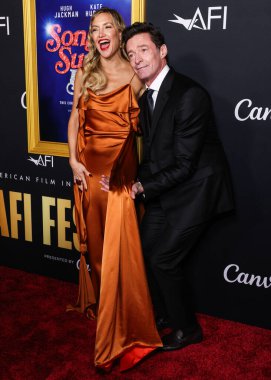 Amerikalı aktris, yapımcı, yönetmen Kate Hudson ve Avustralyalı aktör Hugh Jackman, Canva tarafından sunulan 2025 AFI Festivali 'ne geldiler - 26 Ekim 2025' te TCL Çin Tiyatrosu IMAX 'te düzenlenen Focus Filmlerinin Kapanış Gecesi Gala Galası' nın 'Song Sung Blue' adlı oyununa katıldılar. 
