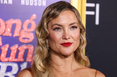Amerikalı aktris, yapımcı, yönetmen ve girişimci Kate Hudson, Canva tarafından sunulan 2025 AFI (Amerikan Film Enstitüsü) Festivali 'ne geldi - Odak Özelliklerinin Kapanış Gecesi galası' nın IMAX Çin Tiyatrosu 'nda düzenlenen' Song Sung Blue ' 