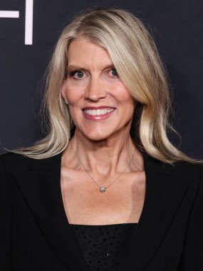 Amerikalı yetenek menajeri ve Neil Diamond 'ın eşi Katie McNeil Diamond, Canva tarafından sunulan 2025 AFI (Amerikan Film Enstitüsü) Fest' e geldiler - Focus Filmleri 'nin' Song Sung Blue 'filminin kapanış gecesi galası IMAX TCL Çin Tiyatrosu' nda gerçekleşti. 