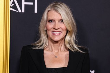 Amerikalı yetenek menajeri ve Neil Diamond 'ın eşi Katie McNeil Diamond, Canva tarafından sunulan 2025 AFI (Amerikan Film Enstitüsü) Fest' e geldiler - Focus Filmleri 'nin' Song Sung Blue 'filminin kapanış gecesi galası IMAX TCL Çin Tiyatrosu' nda gerçekleşti. 