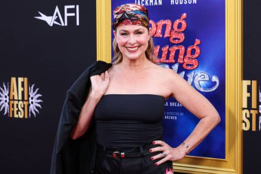  Yönetmen Melora Hardin, Canva tarafından sunulan 2025 AFI (Amerikan Film Enstitüsü) Festivali 'ne 26 Ekim 2025' te TCL Çin Tiyatrosu IMAX 'te düzenlenen Odak Özellikleri' nin 'Song Sung Blue' galasının kapanış gecesinde geldi.