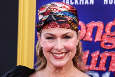  Yönetmen Melora Hardin, Canva tarafından sunulan 2025 AFI (Amerikan Film Enstitüsü) Festivali 'ne 26 Ekim 2025' te TCL Çin Tiyatrosu IMAX 'te düzenlenen Odak Özellikleri' nin 'Song Sung Blue' galasının kapanış gecesinde geldi.