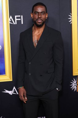 Amerikalı aktör Mustafa Shakir, Canva tarafından sunulan 2025 AFI (Amerikan Film Enstitüsü) Festivali 'ne 26 Ekim 2025' te Hollywood 'daki TCL Çin Tiyatrosu IMAX' ta düzenlenen Odak Özellikleri 'nin' Song Sung Blue 'galası ile geldi.