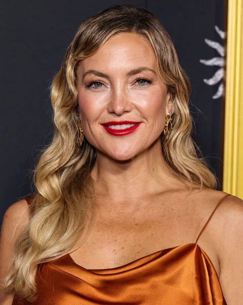 Amerikalı aktris, yapımcı, yönetmen ve girişimci Kate Hudson, Canva tarafından sunulan 2025 AFI (Amerikan Film Enstitüsü) Festivali 'ne geldi - Odak Özelliklerinin Kapanış Gecesi galası' nın IMAX Çin Tiyatrosu 'nda düzenlenen' Song Sung Blue ' 