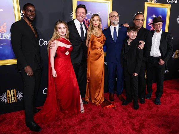 Mustafa Shakir, Ella Anderson, Hugh Jackman, Kate Hudson, Craig Brewer, Hudson Hensley, 2025 AFI Fest Sunar Canva - Odak Özelliklerinin Kapanış Gecesi Galası 'nın 26 Ekim 2025' de TCL Çin Tiyatrosu IMAX 'ta düzenlenen' Song Sung Blue '