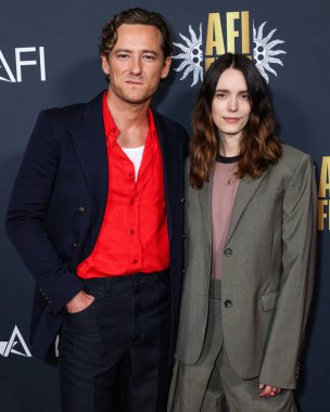 Amerikalı aktör Lewis Pullman ve Fransız aktris Stacy Martin, Canva tarafından sunulan 2025 AFI Festivali 'ne geldiler - Searchlight Pictures' ın 'The Testament of Ann Lee' adlı filminin özel gösterimi 26 Ekim 2025 'te TCL Çin 6 Tiyatrosunda gerçekleşti.