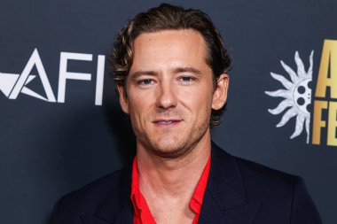 Amerikalı aktör Lewis Pullman, Kanva Tarafından sunulan 2025 AFI (Amerikan Film Enstitüsü) Festivali 'ne 26 Ekim 2025' te Hollywood 'da TCL Çin Tiyatrosu' nda gerçekleştirilen Searchlight Pictures 'ın' The Testament of Ann Lee 'adlı filminin özel gösterimiyle geldi.