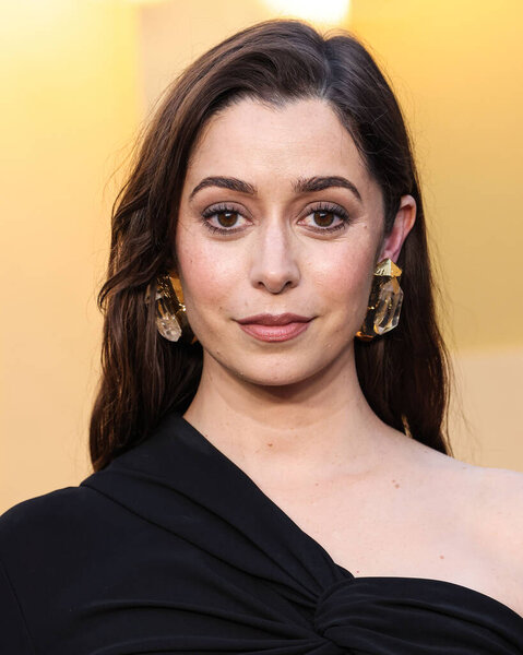 Американская актриса и музыкант Кристин Милиоти прибывает на мировую премьеру "In Your Dreams" Netflix, состоявшуюся в Египетском театре Голливуда 28 октября 2025 года в Голливуде, Лос-Анджелес, Калифорния, США.     