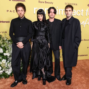 The Marias 'tan Josh Conway, Maria Zardoya, Edward James ve Jesse Perlman, Selena Gomez' in 29 Ekim 2025 'te Hollywood, Los Angeles, Kaliforniya, ABD' deki Nya stüdyolarında düzenlediği 3.. 