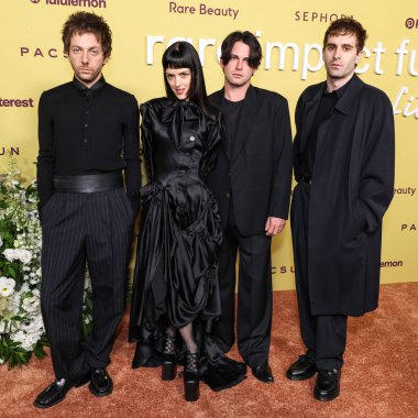 The Marias 'tan Josh Conway, Maria Zardoya, Edward James ve Jesse Perlman, Selena Gomez' in 29 Ekim 2025 'te Hollywood, Los Angeles, Kaliforniya, ABD' deki Nya stüdyolarında düzenlediği 3.. 