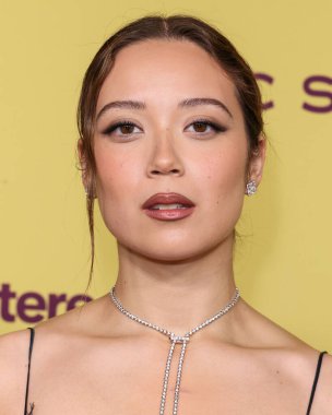 İzlandalı-Çinli şarkıcı ve çok enstrümanlı Laufey, Selena Gomez 'in 29 Ekim 2025' te Hollywood, Los Angeles, Kaliforniya, ABD 'deki Nya stüdyolarında düzenlediği 3. Yıllık Ender Etki Fonu Yardım 2025' e geldi..