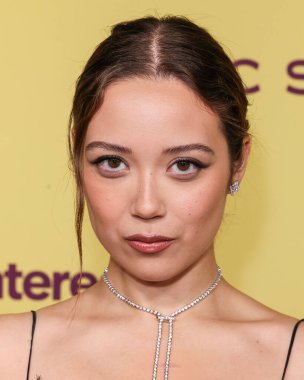 İzlandalı-Çinli şarkıcı ve çok enstrümanlı Laufey, Selena Gomez 'in 29 Ekim 2025' te Hollywood, Los Angeles, Kaliforniya, ABD 'deki Nya stüdyolarında düzenlediği 3. Yıllık Ender Etki Fonu Yardım 2025' e geldi..