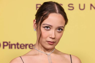 İzlandalı-Çinli şarkıcı ve çok enstrümanlı Laufey, Selena Gomez 'in 29 Ekim 2025' te Hollywood, Los Angeles, Kaliforniya, ABD 'deki Nya stüdyolarında düzenlediği 3. Yıllık Ender Etki Fonu Yardım 2025' e geldi..