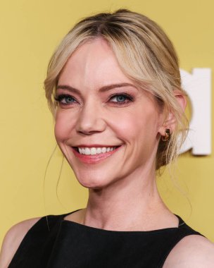 Amerikalı aktris, komedyen, müzisyen ve söz yazarı Riki Lindhome, Selena Gomez 'in 29 Ekim 2025' te Hollywood, Los Angeles, Kaliforniya, ABD 'de Nya stüdyoları batısında düzenlediği 3.