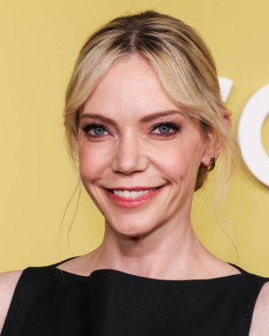 Amerikalı aktris, komedyen, müzisyen ve söz yazarı Riki Lindhome, Selena Gomez 'in 29 Ekim 2025' te Hollywood, Los Angeles, Kaliforniya, ABD 'de Nya stüdyoları batısında düzenlediği 3.