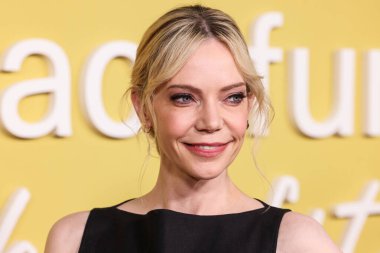 Amerikalı aktris, komedyen, müzisyen ve söz yazarı Riki Lindhome, Selena Gomez 'in 29 Ekim 2025' te Hollywood, Los Angeles, Kaliforniya, ABD 'de Nya stüdyoları batısında düzenlediği 3.