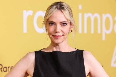 Amerikalı aktris, komedyen, müzisyen ve söz yazarı Riki Lindhome, Selena Gomez 'in 29 Ekim 2025' te Hollywood, Los Angeles, Kaliforniya, ABD 'de Nya stüdyoları batısında düzenlediği 3.