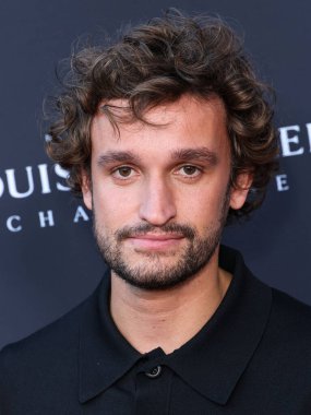 Fransız aktör Aubry Dullin, Netflix 'in 