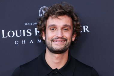 Fransız aktör Aubry Dullin, Netflix 'in 