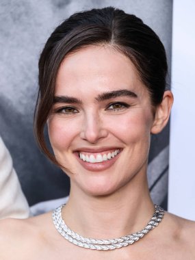 Amerikalı aktris Zoey Deutch, 30 Ekim 2025 'te Amerika Yönetmenler Birliği' ndeki DGA Tiyatrosu Kompleksi 'nde düzenlenen Netflix' in 'Nouvelle Vague' adlı filminin merkez gösterimine geldi.