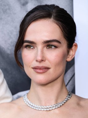 Amerikalı aktris Zoey Deutch, 30 Ekim 2025 'te Amerika Yönetmenler Birliği' ndeki DGA Tiyatrosu Kompleksi 'nde düzenlenen Netflix' in 'Nouvelle Vague' adlı filminin merkez gösterimine geldi.