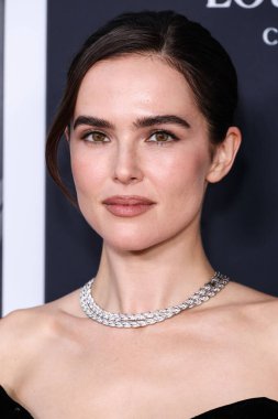 Amerikalı aktris Zoey Deutch, 30 Ekim 2025 'te Amerika Yönetmenler Birliği' ndeki DGA Tiyatrosu Kompleksi 'nde düzenlenen Netflix' in 'Nouvelle Vague' adlı filminin merkez gösterimine geldi.