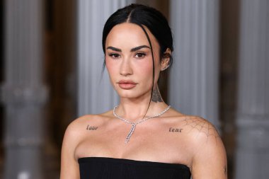 Demi Lovato, 1 Kasım 2025 'te Los Angeles County Museum Row, Miracle Mile, Los Angeles, Kaliforniya, ABD' de düzenlenen Gucci tarafından sunulan 14. Geleneksel LACMA Sanat Müzesi 'ne (Los Angeles İlçe Sanat Müzesi) ulaştı..
