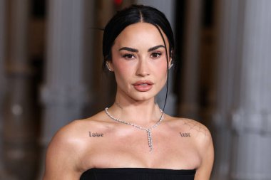 Demi Lovato, 1 Kasım 2025 'te Los Angeles County Museum Row, Miracle Mile, Los Angeles, Kaliforniya, ABD' de düzenlenen Gucci tarafından sunulan 14. Geleneksel LACMA Sanat Müzesi 'ne (Los Angeles İlçe Sanat Müzesi) ulaştı..