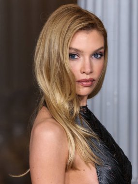 Stella Maxwell, Los Angeles İlçe Sanat Müzesi (Los Angeles İlçe Sanat Müzesi) Sanat + Film Galası 2025 tarihli Los Angeles İlçe Sanat Müzesi 'nde 1 Kasım 2025 tarihinde gerçekleştirilmiştir.