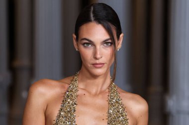Gucci giyen Vittoria Ceretti, Los Angeles İlçe Sanat Müzesi (Los Angeles İlçe Sanat Müzesi) Sanat + Film Galası 2025 'e 1 Kasım 2025' te Los Angeles İlçe Sanat Müzesi 'nde sergilenen 14.