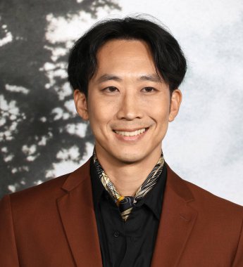 Amerikalı dövüş sanatları sanatçısı, aktör ve dublör Alfred Hsing, Netflix 'in 3 Kasım 2025' te Hollywood 'da düzenlenen' Train Dreams 'filminin galasına geldi..        