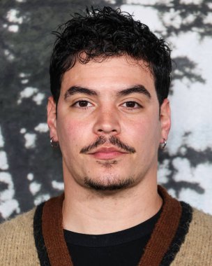 Amerikalı aktör ve film yönetmeni Aaron Dominguez, Netflix 'in 3 Kasım 2025' te Hollywood 'daki Mısır Tiyatrosu' nda düzenlenen 