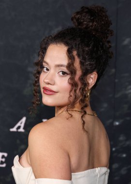 Kanadalı aktris ve şarkıcı Sarah Jeffery, Netflix 'in 3 Kasım 2025' te Hollywood 'daki Hollywood Mısır Tiyatrosu' nda düzenlenen 'Train Dreams' in Los Angeles prömiyerine geldi.. 