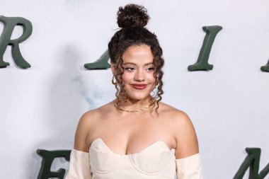 Kanadalı aktris ve şarkıcı Sarah Jeffery, Netflix 'in 3 Kasım 2025' te Hollywood 'daki Hollywood Mısır Tiyatrosu' nda düzenlenen 'Train Dreams' in Los Angeles prömiyerine geldi.. 