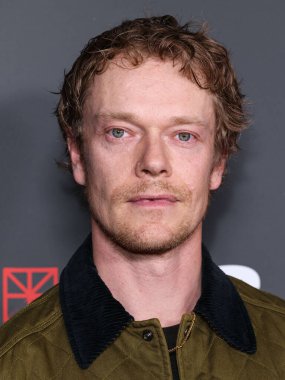İngiliz aktör Alfie Allen, Vertical Entertainment 'in 