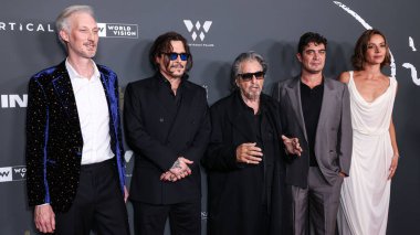Bruno Gouery, Johnny Depp, Al Pacino, Riccardo Scamarcio ve Antonia Desplat, Los Angeles 'taki Vertical Entertainment' ın 